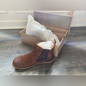 Born Talyn boots size W8.5 glazed ginger color